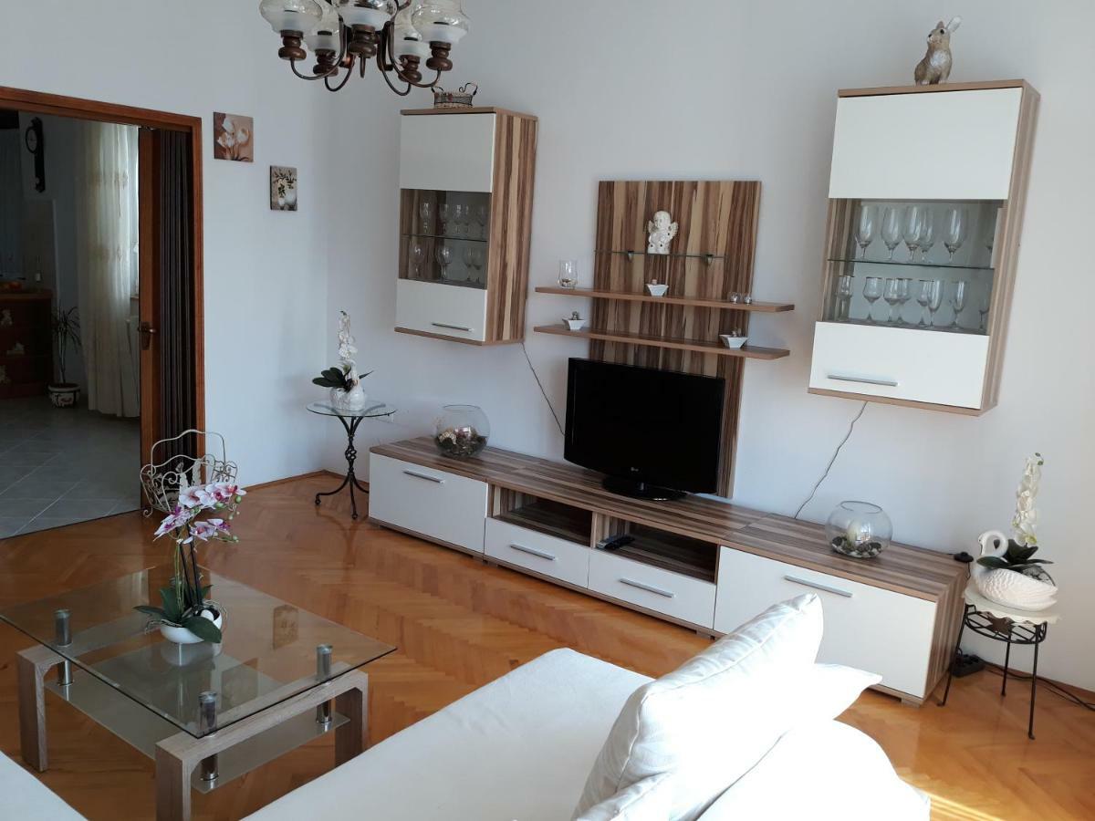 Quality Vila "Comfort" โตรกีร์ ภายนอก รูปภาพ